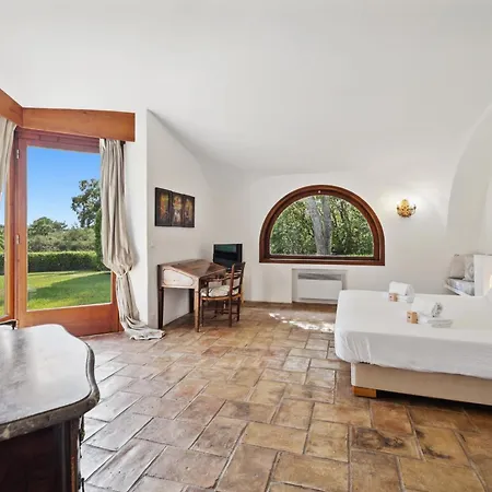 Entire 5 Bedrooms With Pool