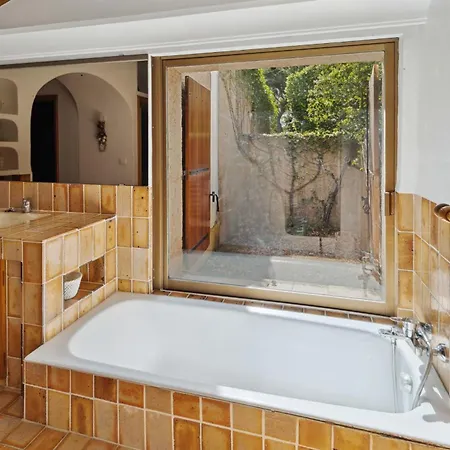 Entire 5 Bedrooms With Pool