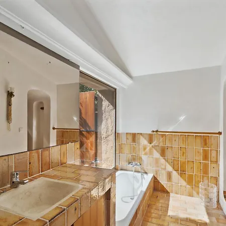 Entire 5 Bedrooms With Pool