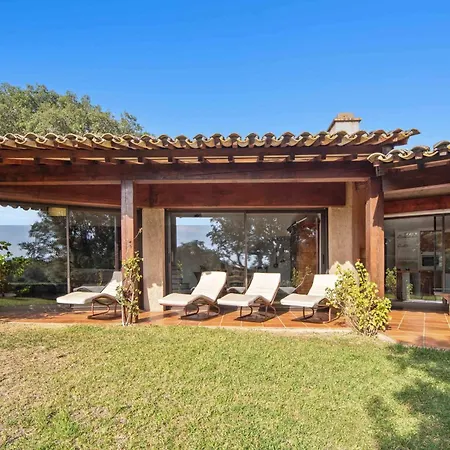 Entire 5 Bedrooms With Pool