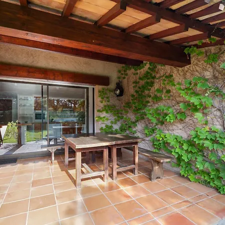 Entire 5 Bedrooms With Pool בית נופש