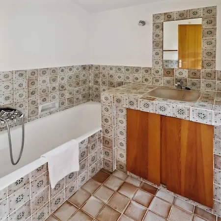 Entire 5 Bedrooms With Pool * Guerre Vieille