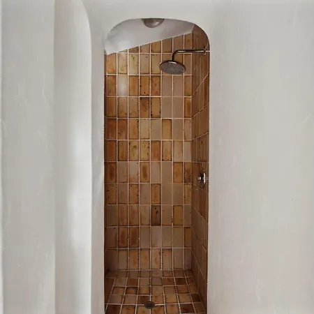 Entire 5 Bedrooms With Pool بيت للعطل *